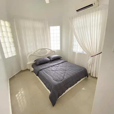 Chloe'S Homestay Kuala Terengganu Exterior photo